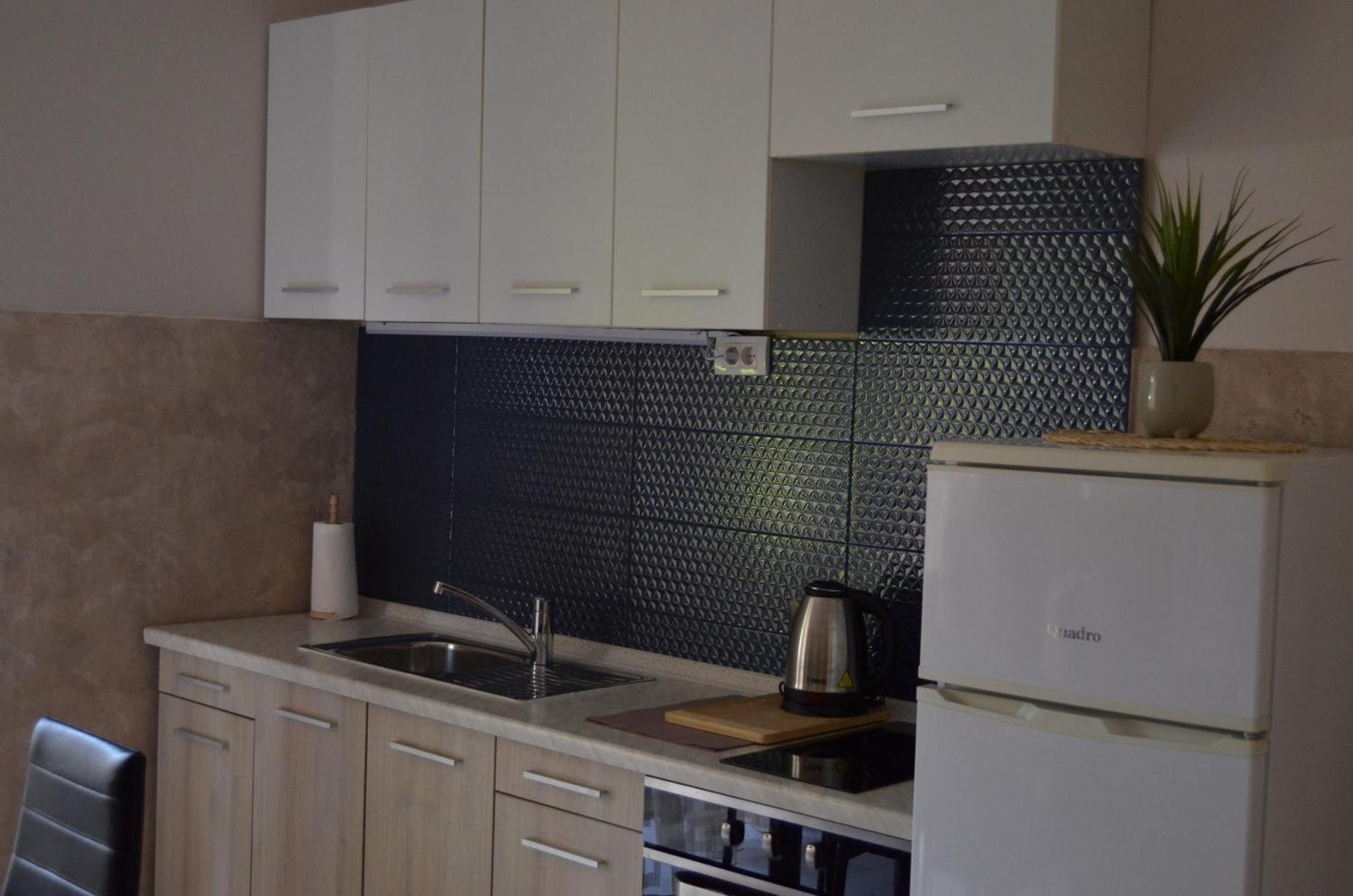 Apartments Korolija 希贝尼克 外观 照片