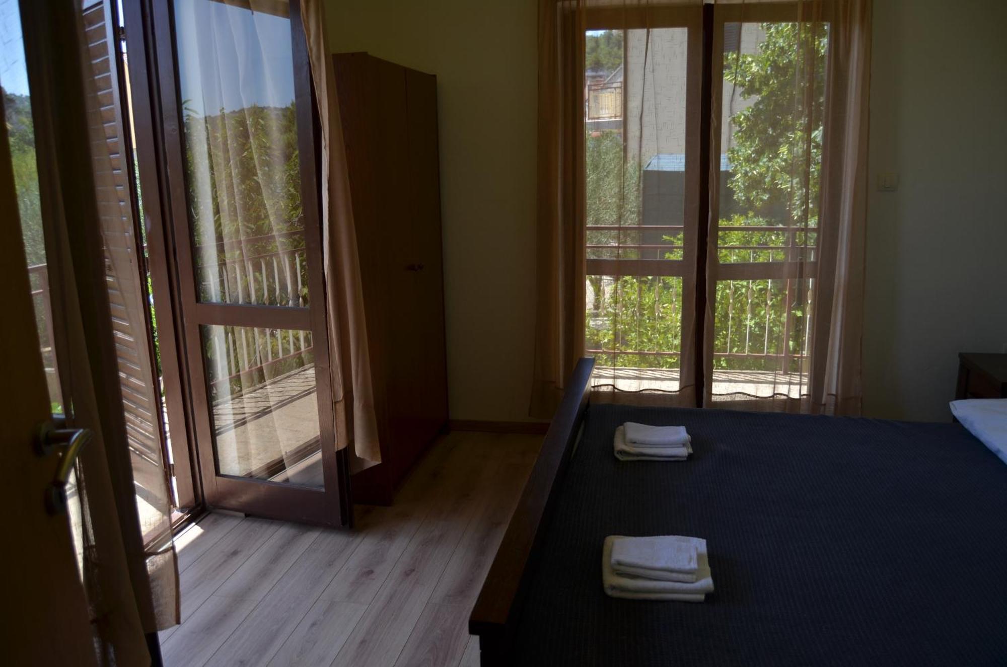 Apartments Korolija 希贝尼克 外观 照片
